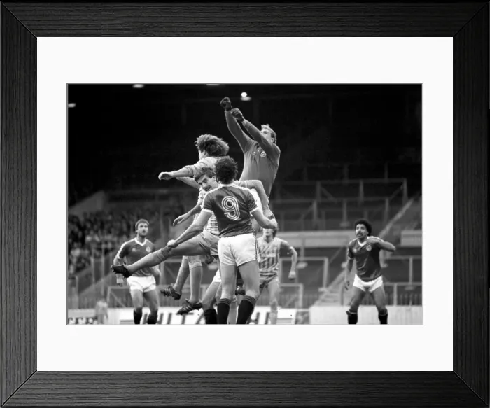 Framed Print : English League Division Two match at Maine Road Manchester City 3v Crystal Palace 1