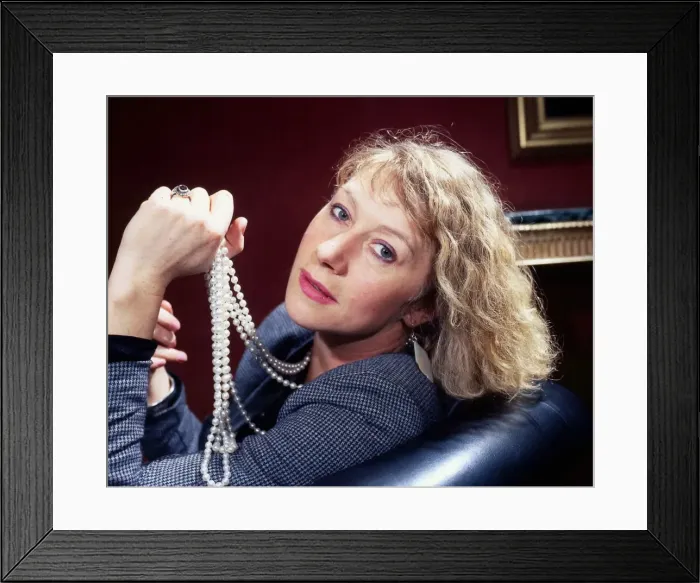 Framed Print : Helen Mirren holding pearls in hand May 1986 Framed Print : Helen Mirren holding pearls in hand May 1986