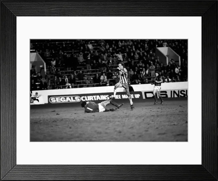 Framed Print : Sheffield Wednesday 4 v. Bristol Rovers 1. Division Two Football. MF01-10-005 Framed Print : Sheffield Wednesday 4 v. Bristol Rovers 1. Division Two Football. MF01-10-005