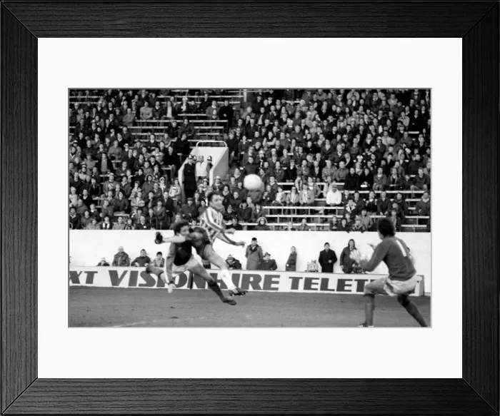 Framed Print : Sheffield Wednesday 4 v. Bristol Rovers 1. Division Two Football. MF01-10-013 Framed Print : Sheffield Wednesday 4 v. Bristol Rovers 1. Division Two Football. MF01-10-013