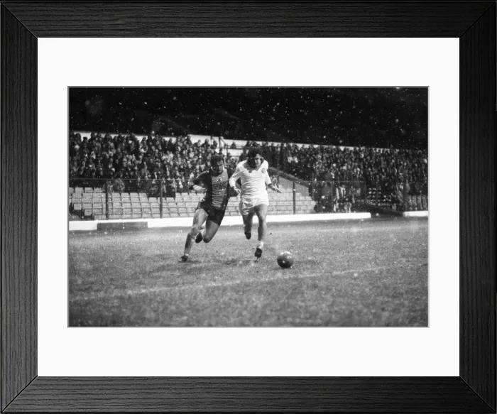 Framed Print : Leeds United 0 v. Southampton 3. Division One Football. January 1981 MF01-07-023 Framed Print : Leeds United 0 v. Southampton 3. Division One Football. January 1981 MF01-07-023