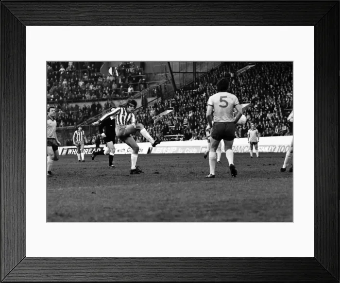 Framed Print : Sheffield Wednesday 0 v. Chelsea 0. Division Two Football. January 1981 MF01-08-027