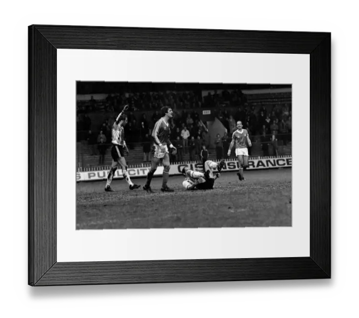 Framed Print : Sheffield United 0 v. Gillingham 1. Division Three Football. January 1981 MF01-11-018 Framed Print : Sheffield United 0 v. Gillingham 1. Division Three Football. January 1981 MF01-11-018