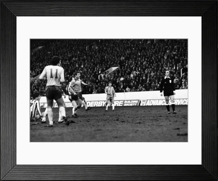 Framed Print : Sheffield Wednesday 0 v. Chelsea 0. Division Two Football. January 1981 MF01-08-049