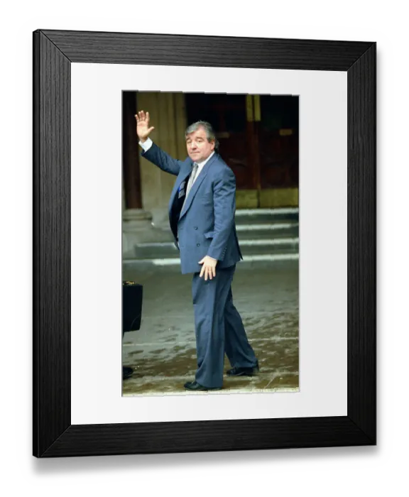 Framed Print : Sacked manager of Tottenham Hotspur Football Club Terry Venables arrives at the High Framed Print : Sacked manager of Tottenham Hotspur Football Club Terry Venables arrives at the High