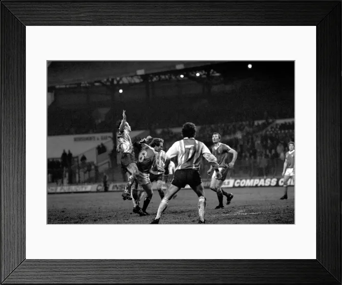Framed Print : Sheffield United 0 v. Gillingham 1. Division Three Football. January 1981 MF01-11-022