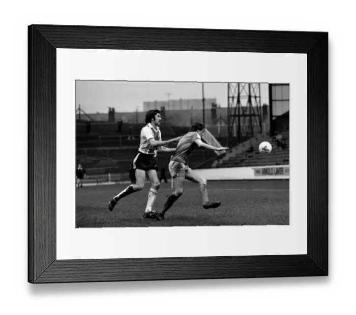 Framed Print : Sheffield United 0 v. Gillingham 1. Division Three Football. January 1981 MF01-11-006