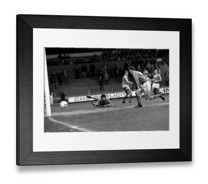 Framed Print : Sheffield United 0 v. Gillingham 1. Division Three Football. January 1981 MF01-11-003 Framed Print : Sheffield United 0 v. Gillingham 1. Division Three Football. January 1981 MF01-11-003