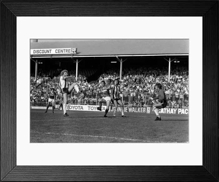 Framed Print : English League Division One match. Notts County 1 v Everton 0 Framed Print : English League Division One match. Notts County 1 v Everton 0