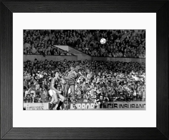 Framed Print : English League Division One match at Old Trafford. Manchetser United 0 v Arsenal 0 Framed Print : English League Division One match at Old Trafford. Manchetser United 0 v Arsenal 0