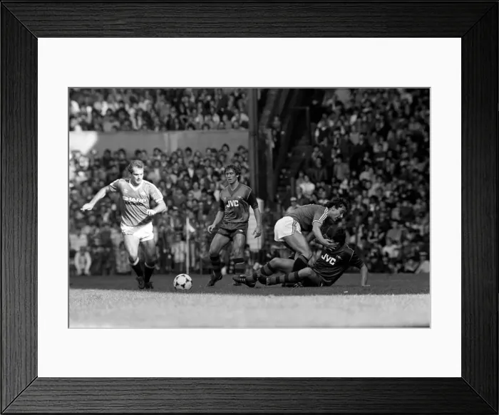 Framed Print : English League Division One match at Old Trafford. Manchetser United 0 v Arsenal 0