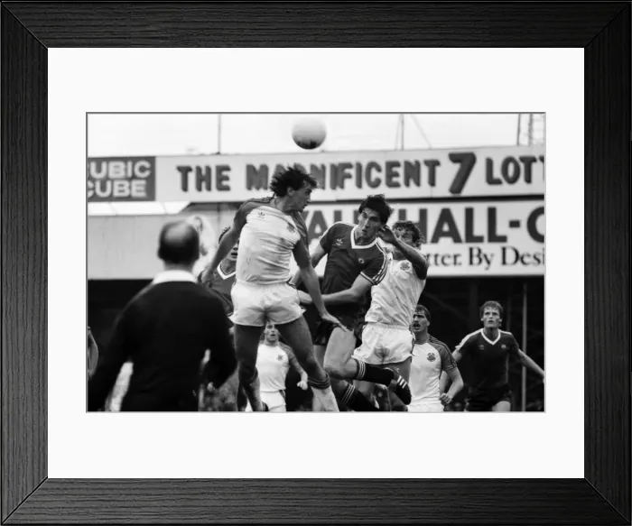 Framed Print : English League Division One match at Kenilworth Road Luton Town 1 v Manchester