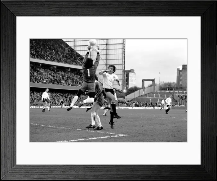 Framed Print : Division Two Football 1980 / 81 Season. Chelsea v Swansea, Stamford Bridge Framed Print : Division Two Football 1980 / 81 Season. Chelsea v Swansea, Stamford Bridge