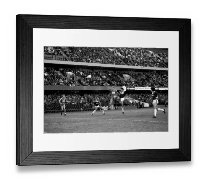 Framed Print : Chelsea 4 v. Aston Villa 1. Division One Football. December 1986 LF21-24-085