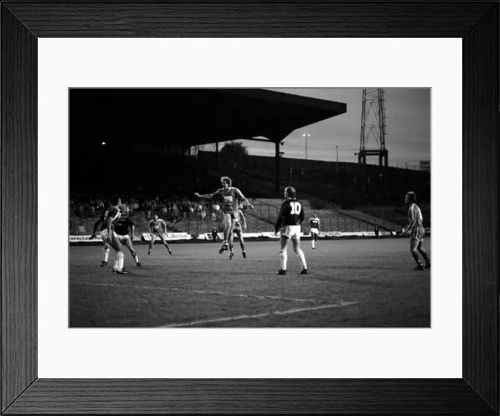 Framed Print : Chelsea 4 v. Aston Villa 1. Division One Football. December 1986 LF21-24-007 Framed Print : Chelsea 4 v. Aston Villa 1. Division One Football. December 1986 LF21-24-007