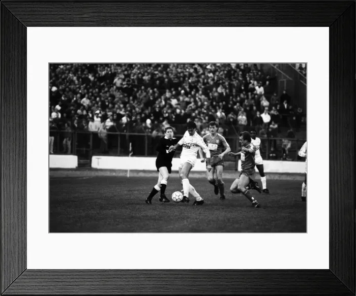 Framed Print : Chelsea 0 v. Tottenham 2. Division One Football. Hotspur. December 1986 LF21-23-056 Framed Print : Chelsea 0 v. Tottenham 2. Division One Football. Hotspur. December 1986 LF21-23-056