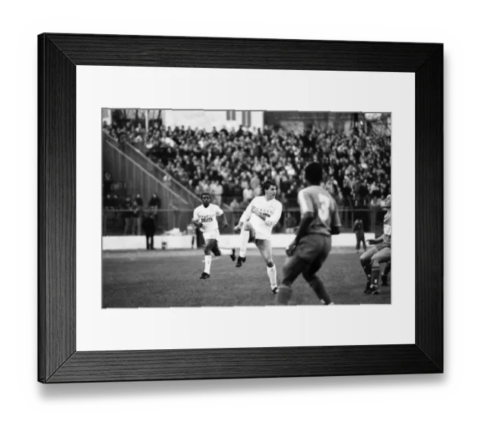 Framed Print : Chelsea 0 v. Tottenham 2. Division One Football. Hotspur. December 1986 LF21-23-067 Framed Print : Chelsea 0 v. Tottenham 2. Division One Football. Hotspur. December 1986 LF21-23-067