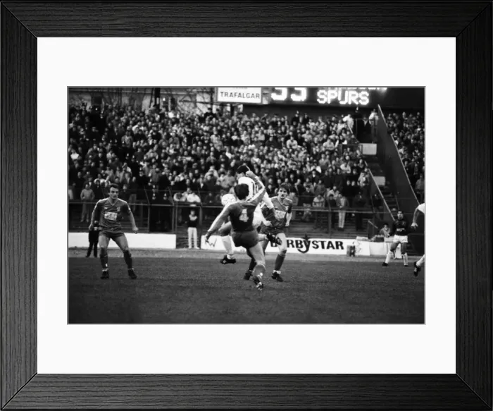 Framed Print : Chelsea 0 v. Tottenham 2. Division One Football. Hotspur. December 1986 LF21-23-053