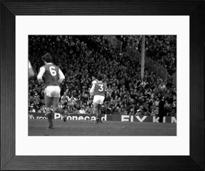 Framed Print : Arsenal 3 v. Manchester City 0. Division One Football. November 1986 LF21-06-077