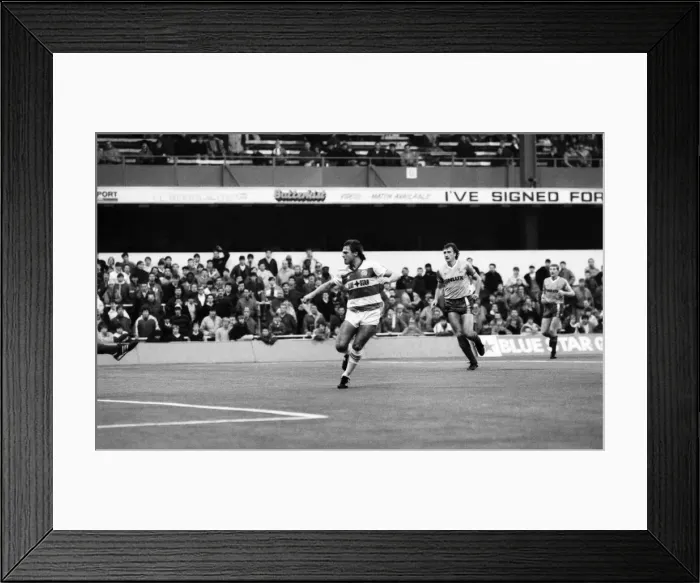Framed Print : Wimbledon 1 v. Manchester United 0. Division One Football. November 1986 LF21-10-071 Framed Print : Wimbledon 1 v. Manchester United 0. Division One Football. November 1986 LF21-10-071