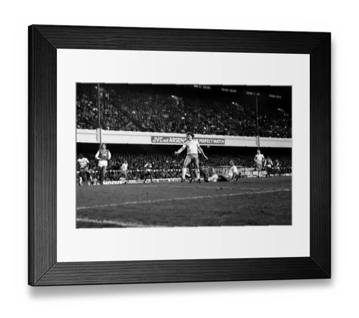 Framed Print : Arsenal 3 v. Manchester City 0. Division One Football. November 1986 LF21-06-051 Framed Print : Arsenal 3 v. Manchester City 0. Division One Football. November 1986 LF21-06-051
