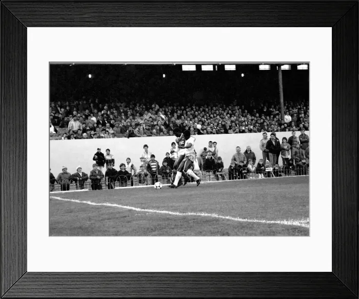 Framed Print : Arsenal 3 v. Manchester City 0. Division One Football. November 1986 LF21-06-090 Framed Print : Arsenal 3 v. Manchester City 0. Division One Football. November 1986 LF21-06-090