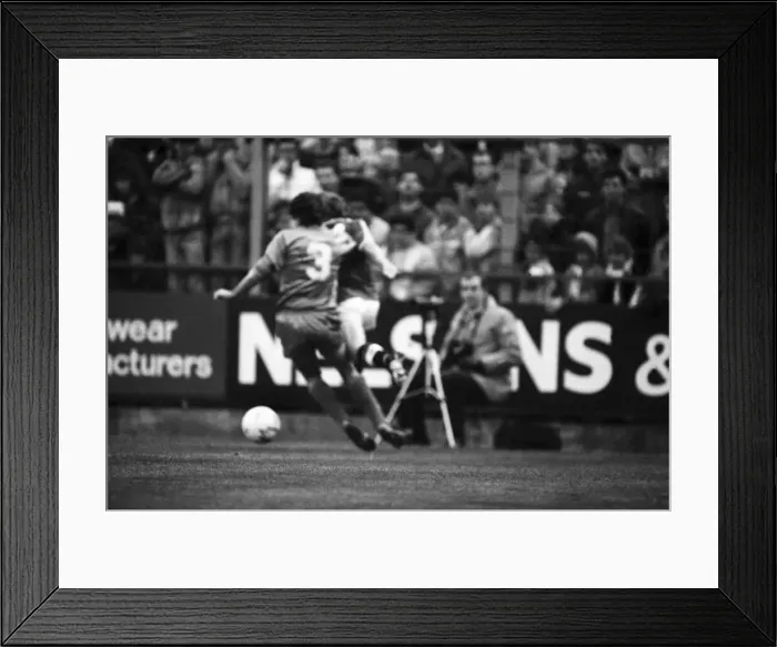 Framed Print : Wimbledon 1 v. Manchester United 0. Division One Football. November 1986 LF21-10-058 Framed Print : Wimbledon 1 v. Manchester United 0. Division One Football. November 1986 LF21-10-058