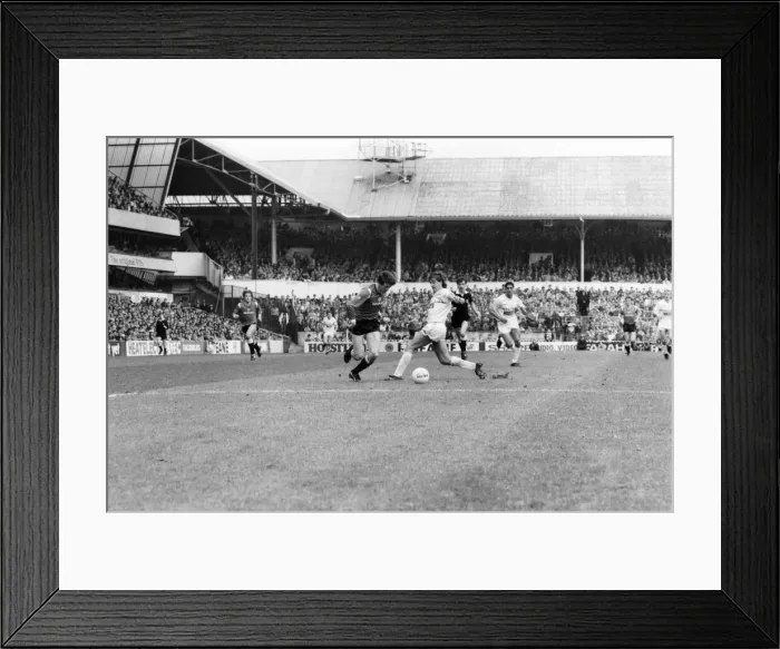 Framed Print : Tottenham Hotspur 0 v. Manchester United 0. Division One Football Framed Print : Tottenham Hotspur 0 v. Manchester United 0. Division One Football