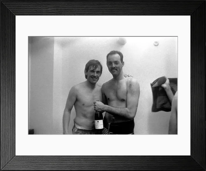 Framed Print : Chelsea 0-1 Liverpool league match, last of season, at Stamford Bridge, 3rd May 1986 Framed Print : Chelsea 0-1 Liverpool league match, last of season, at Stamford Bridge, 3rd May 1986