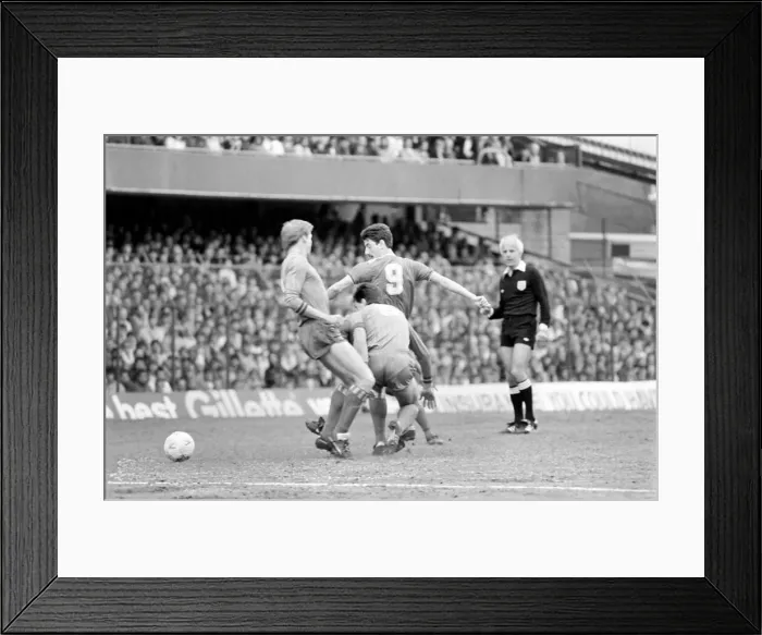 Framed Print : Chelsea 0-1 Liverpool league match, last of season, at Stamford Bridge, 3rd May 1986