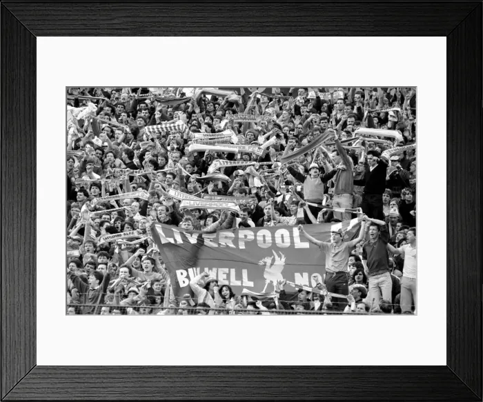 Framed Print : Chelsea 0-1 Liverpool league match, last of season, at Stamford Bridge, 3rd May 1986 Framed Print : Chelsea 0-1 Liverpool league match, last of season, at Stamford Bridge, 3rd May 1986