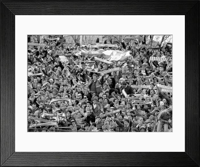 Framed Print : Chelsea 0-1 Liverpool league match, last of season, at Stamford Bridge, 3rd May 1986