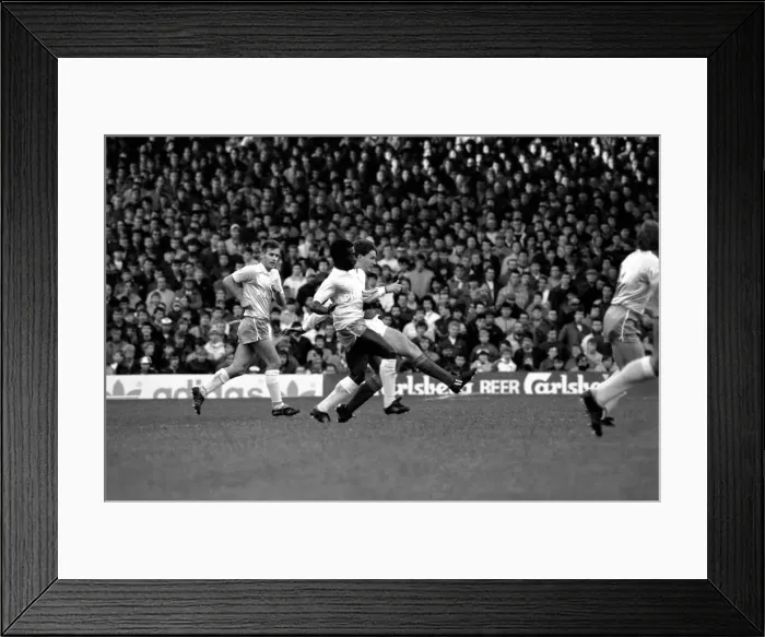 Framed Print : Arsenal 3 v. Manchester City 0. Division One Football. November 1986 LF21-06-040