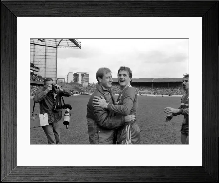 Framed Print : Chelsea 0-1 Liverpool league match, last of season, at Stamford Bridge, 3rd May 1986 Framed Print : Chelsea 0-1 Liverpool league match, last of season, at Stamford Bridge, 3rd May 1986