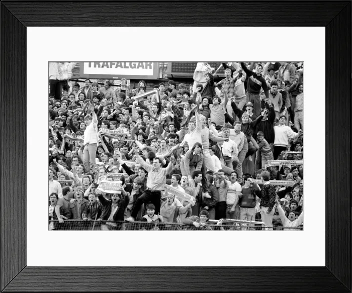Framed Print : Chelsea 0-1 Liverpool league match, last of season, at Stamford Bridge, 3rd May 1986 Framed Print : Chelsea 0-1 Liverpool league match, last of season, at Stamford Bridge, 3rd May 1986