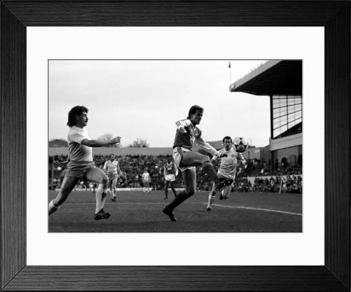 Framed Print : Arsenal 3 v. Manchester City 0. Division One Football. November 1986 LF21-06-025 Framed Print : Arsenal 3 v. Manchester City 0. Division One Football. November 1986 LF21-06-025