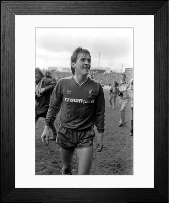 Framed Print : Chelsea 0-1 Liverpool league match, last of season, at Stamford Bridge, 3rd May 1986 Framed Print : Chelsea 0-1 Liverpool league match, last of season, at Stamford Bridge, 3rd May 1986