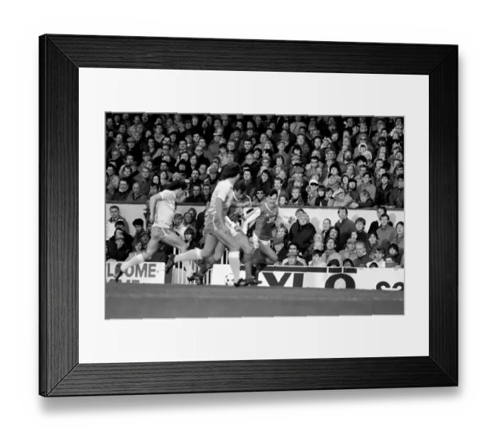 Framed Print : Arsenal 3 v. Manchester City 0. Division One Football. November 1986 LF21-06-003