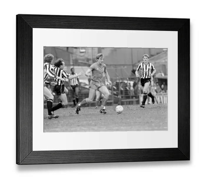 Framed Print : Chelsea 1 v. Newcastle 1. Division One Football United. April 1986 LF19-10-064