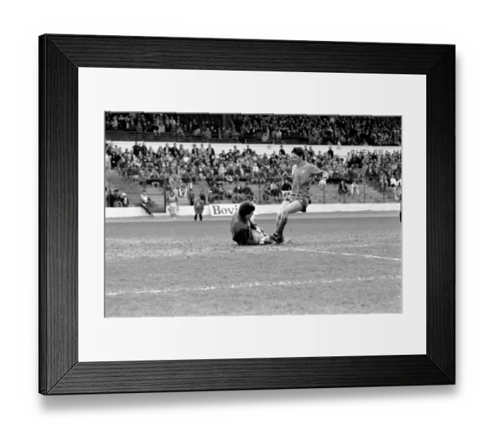 Framed Print : Chelsea 1 v. Newcastle 1. Division One Football United. April 1986 LF19-10-052