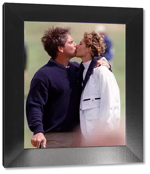 Open Golf Championship Birkdale 1998 Fred Couples kisses fiancee Thais Bren
