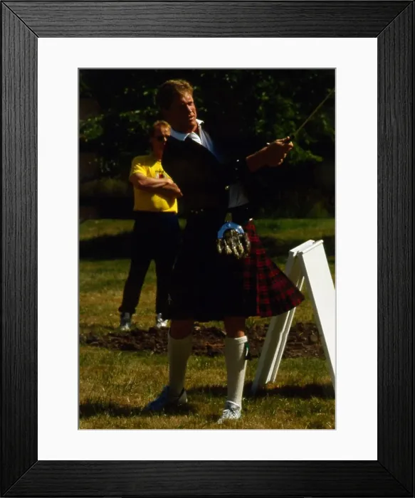Framed Print : Tom Watson golfer wearing kilt July 1989 Framed Print : Tom Watson golfer wearing kilt July 1989