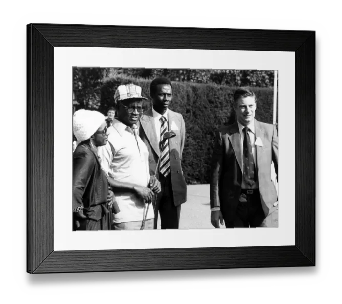 Framed Print : President of Gambia, Sir Dawda Jawara joins Bruce Forsyth Framed Print : President of Gambia, Sir Dawda Jawara joins Bruce Forsyth