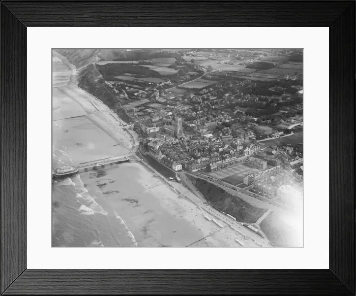 Framed Print : Aerial view of Cromer. Circa 1926 Framed Print : Aerial view of Cromer. Circa 1926