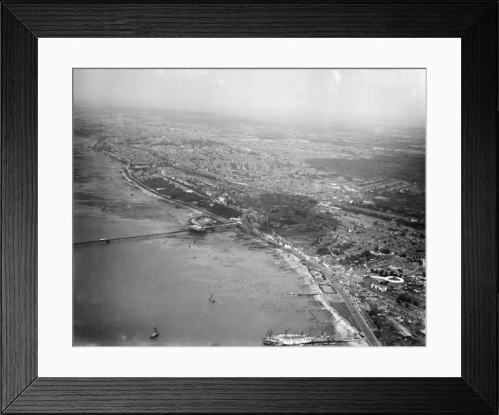 Framed Print : Aerial view of Southend-on-Sea. Circa 1929. Local Caption These are rough scans Framed Print : Aerial view of Southend-on-Sea. Circa 1929. Local Caption These are rough scans