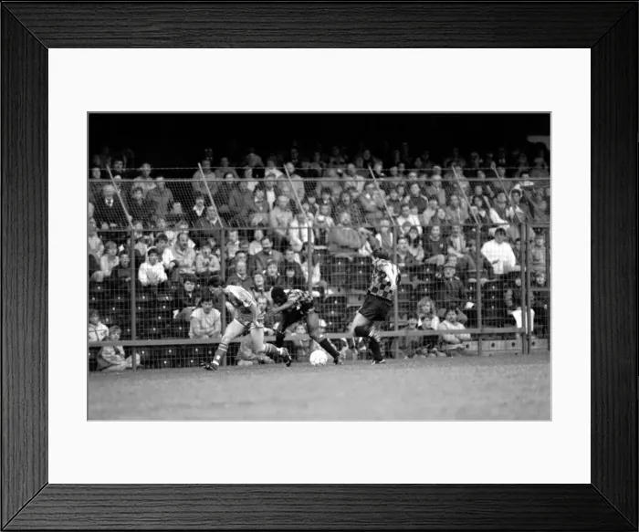 Framed Print : Chelsea 2 v. Manchester City 1. Division One Football. October 1986 LF20-09-036 Framed Print : Chelsea 2 v. Manchester City 1. Division One Football. October 1986 LF20-09-036