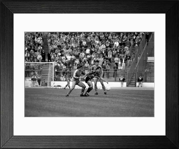 Framed Print : Chelsea 2 v. Manchester City 1. Division One Football. October 1986 LF20-09-098 Framed Print : Chelsea 2 v. Manchester City 1. Division One Football. October 1986 LF20-09-098