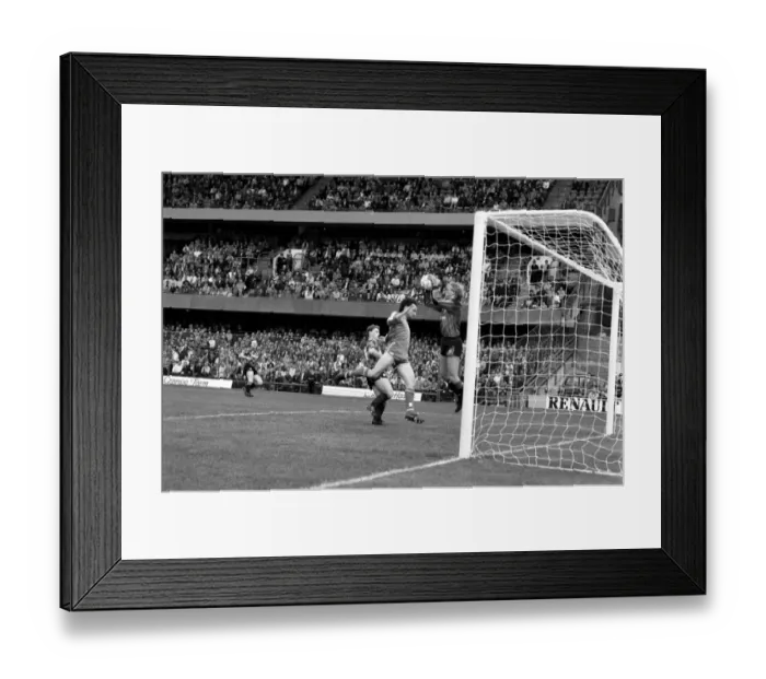 Framed Print : Chelsea 2 v. Manchester City 1. Division One Football. October 1986 LF20-09-067