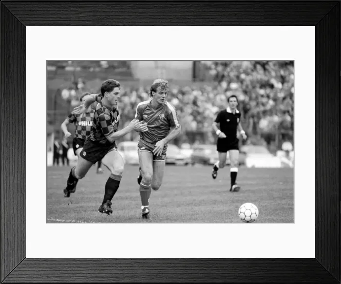 Framed Print : Chelsea 2 v. Manchester City 1. Division One Football. October 1986 LF20-09-043 Framed Print : Chelsea 2 v. Manchester City 1. Division One Football. October 1986 LF20-09-043