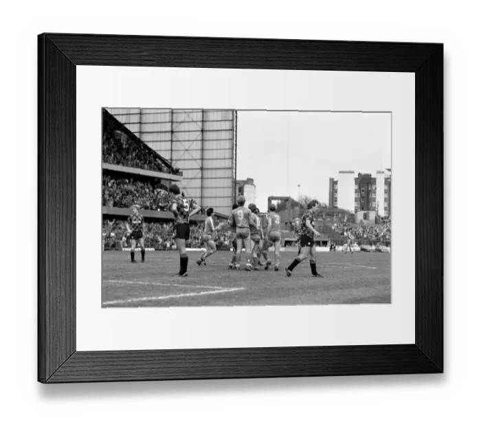 Framed Print : Chelsea 2 v. Manchester City 1. Division One Football. October 1986 LF20-09-027 Framed Print : Chelsea 2 v. Manchester City 1. Division One Football. October 1986 LF20-09-027